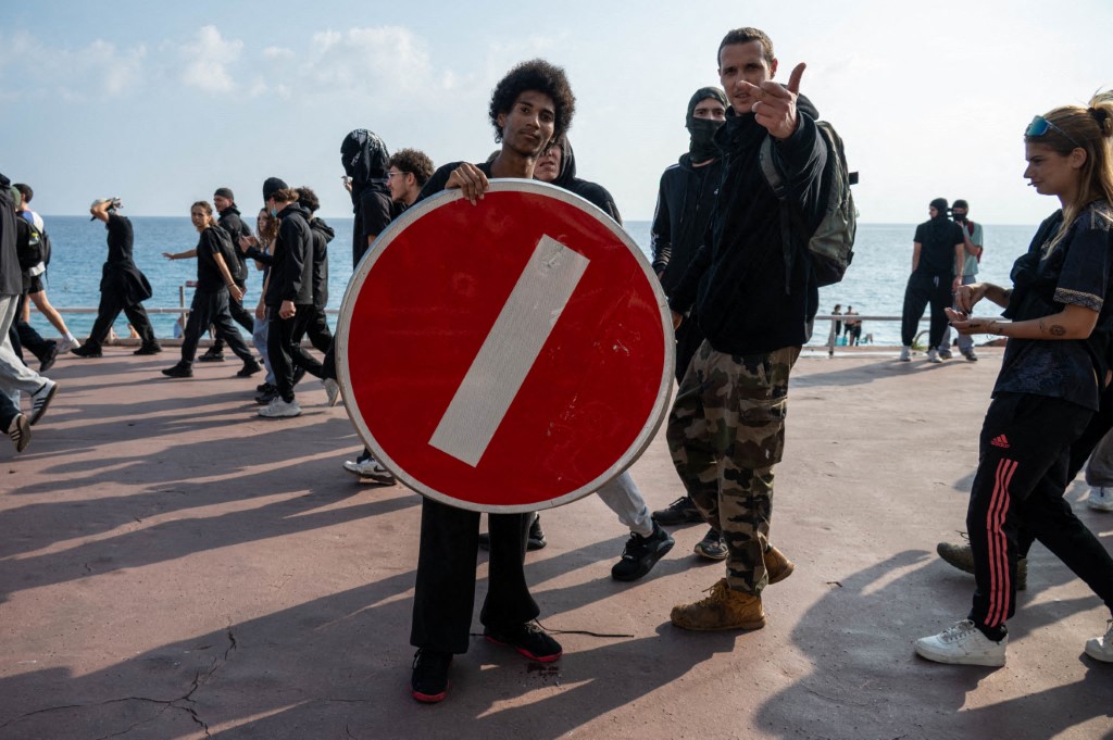 AFP__20261017__HL_XDUVOT_3342979__v1__MidRes__FranceNiceProtestSocietyYellowVestsStu AFP__20261017__HL_XDUVOT_3342979__v1__MidRes__FranceNiceProtestSocietyYellowVestsStu